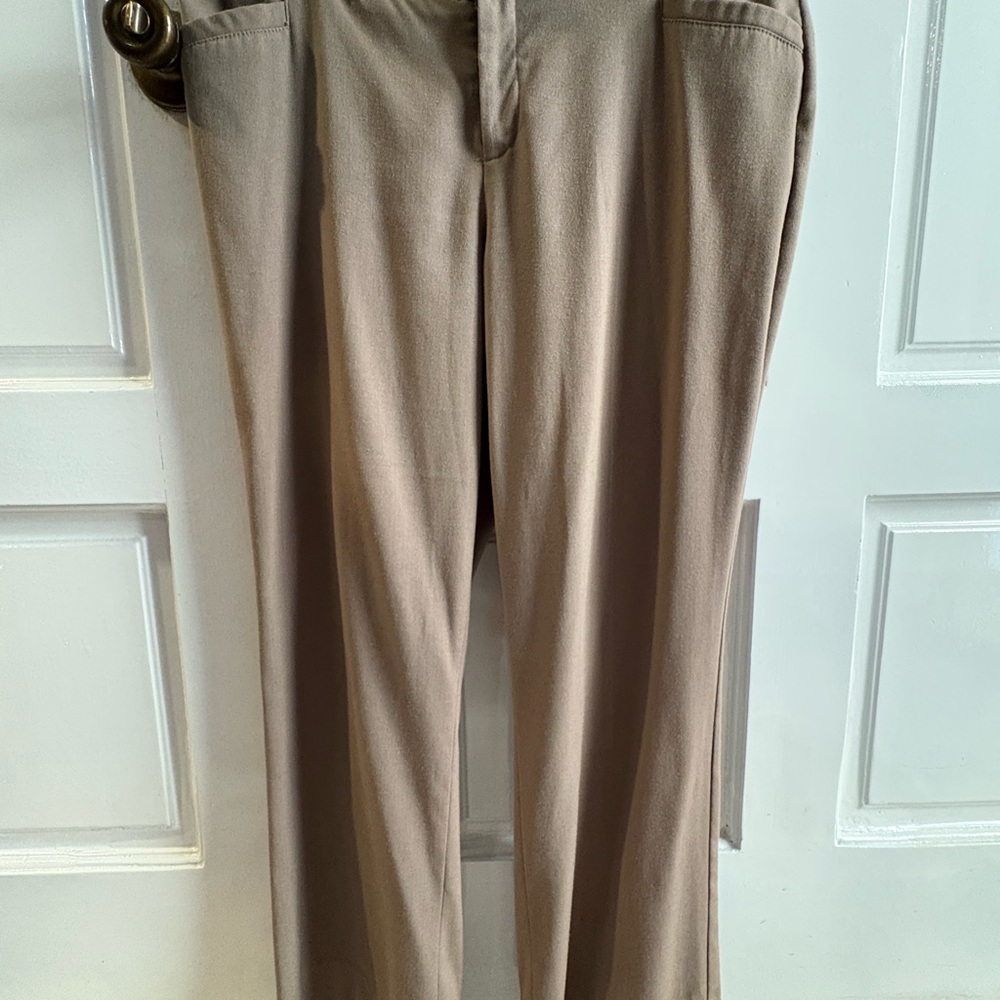 Willow women’s Khaki Chinos